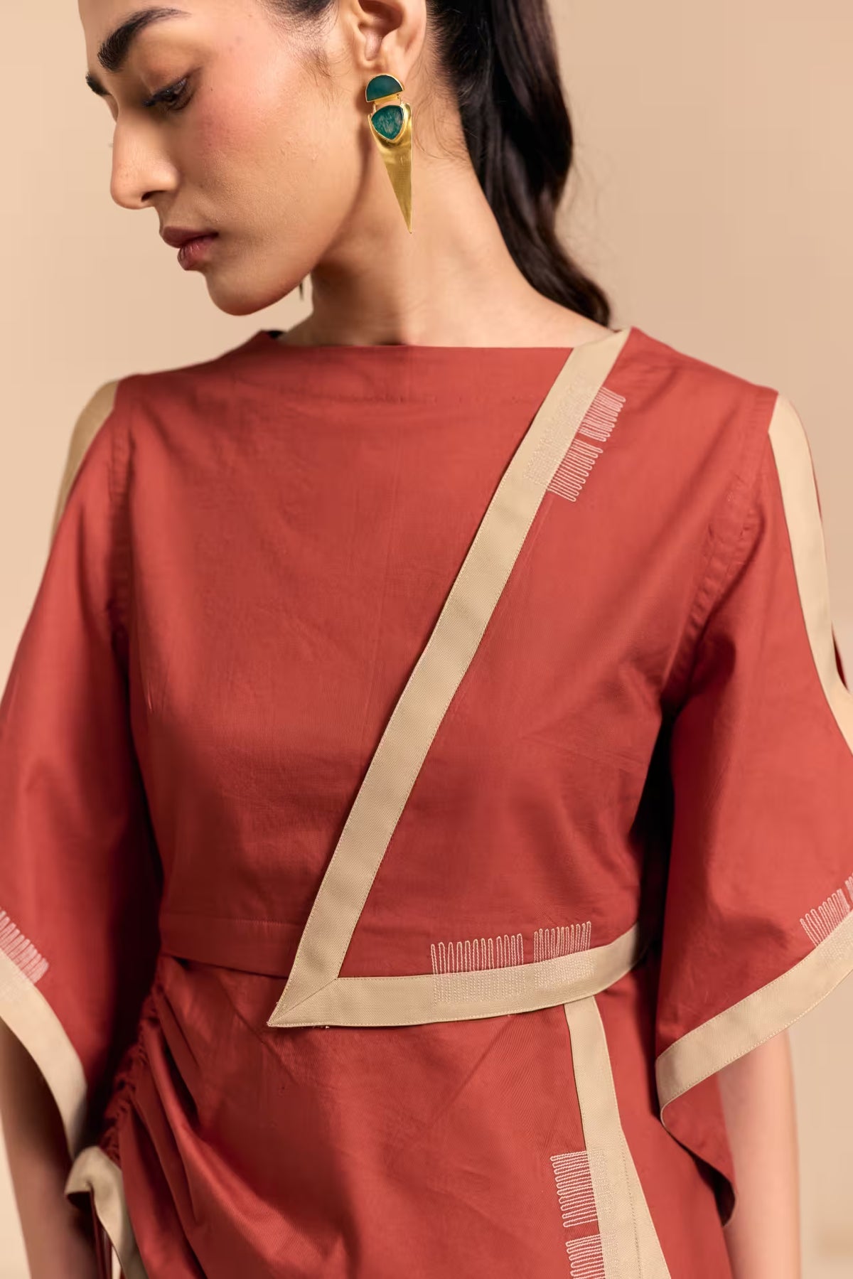 Five Degree Shift Column Layered Top